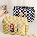 Personalizado Nacimiento Flor Caricatura Carácter Checkerboard PU Bolsa de maquillaje de cuero con nombre de viaje esencial regalo de cumpleaños para las mujeres niñas