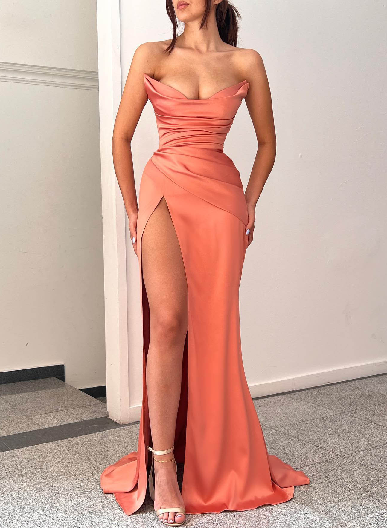 Simple Strapless Sheath/Column Slit Prom Dresses