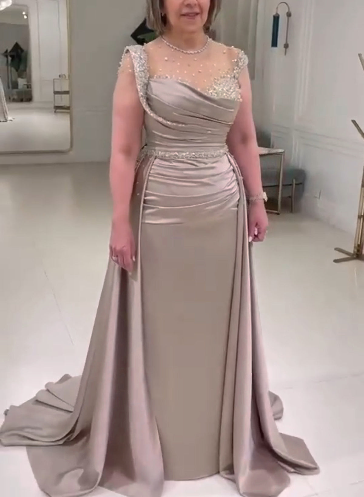 Luxury Scoop Neck Sleeveless Sweep Train Acetate Satin Evening Dresses With Rhinestone