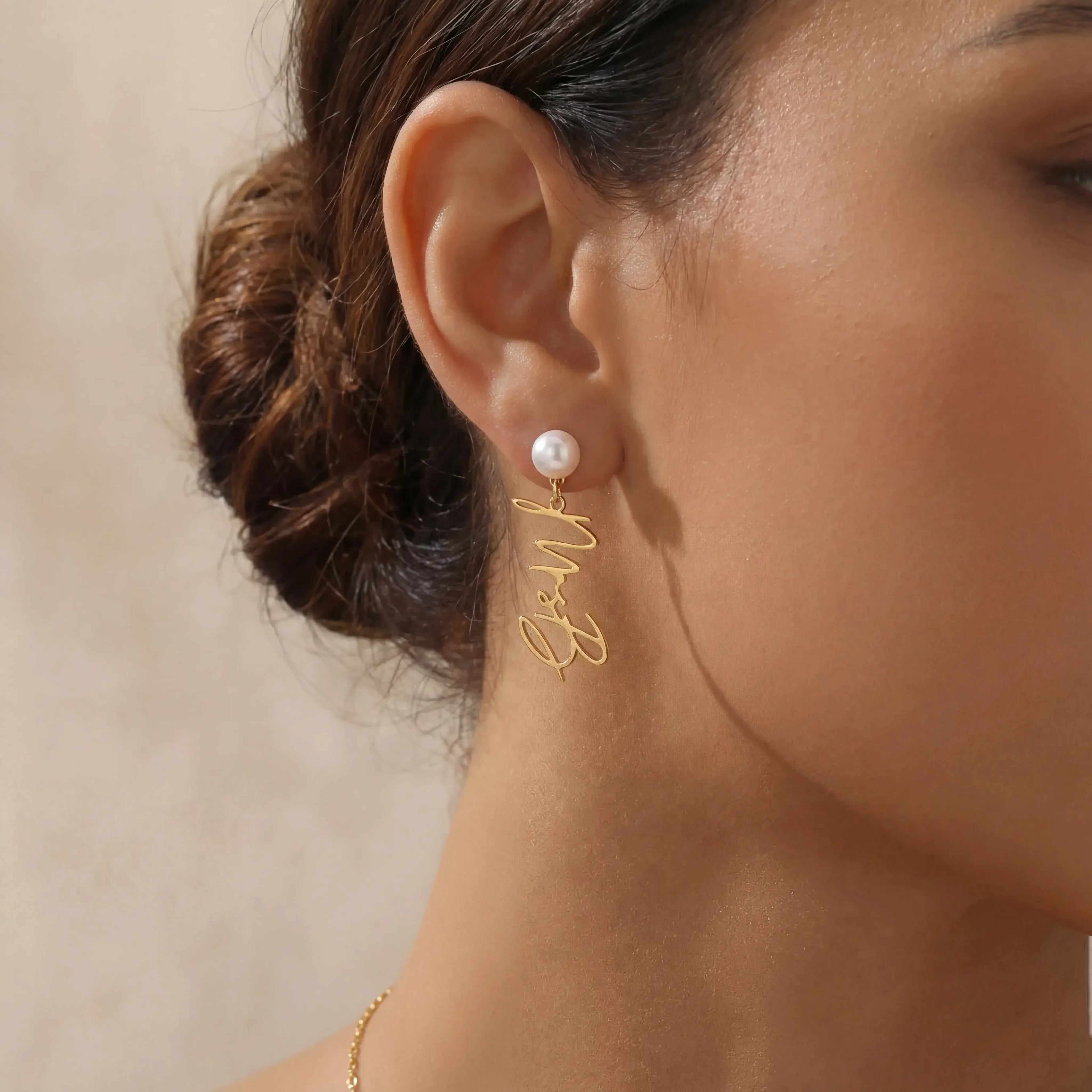 Personalised Mrs Earrings - 18ct Gold