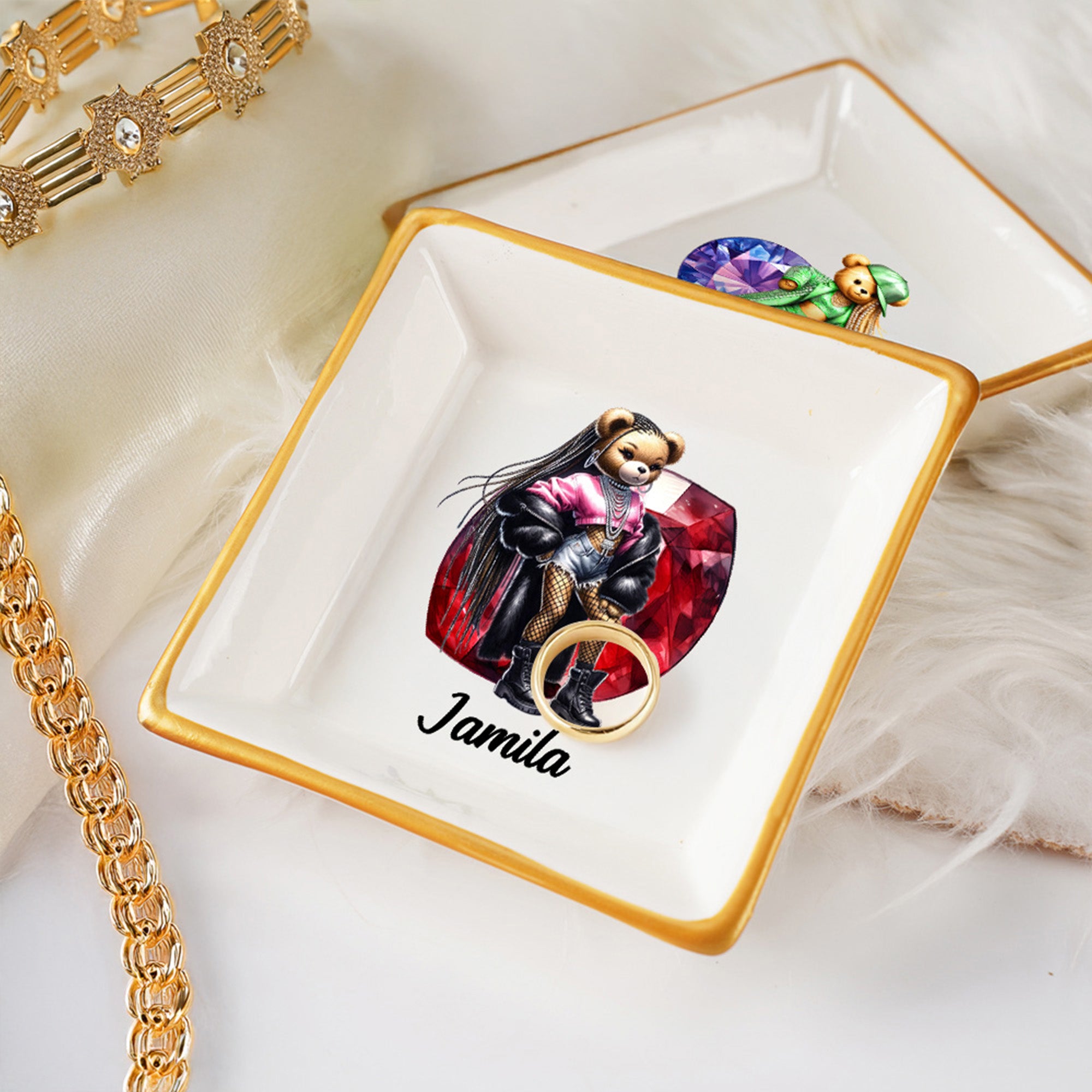 Personalizada Hip-Hop Chica Teddy Bear Plato de cerámica joyería con piedra de nacimiento y el nombre de decoración del hogar regalo de cumpleaños para los amantes del Hip-Hop Negro Reina rapero