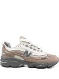 New Balance Sneaker — Mushroom