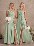 Modest One-Shoulder Sleeveless Chiffon Bridesmaid Dresses With Twisted Knot