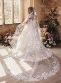 Ball-Gown Sweetheart Sleeveless Court Train Wedding Dresses With Appliques Lace