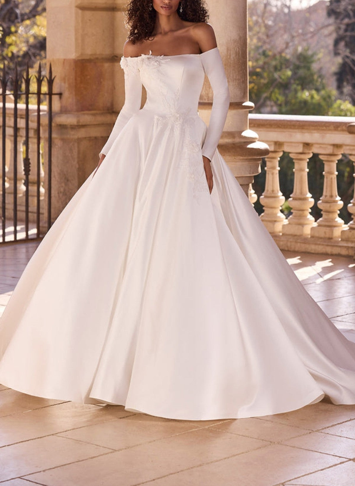 Ball-Gown Off-The-Shoulder Detachable Sleeves Court Train Tulle Soft Satin Wedding Dresses With Flower(s)