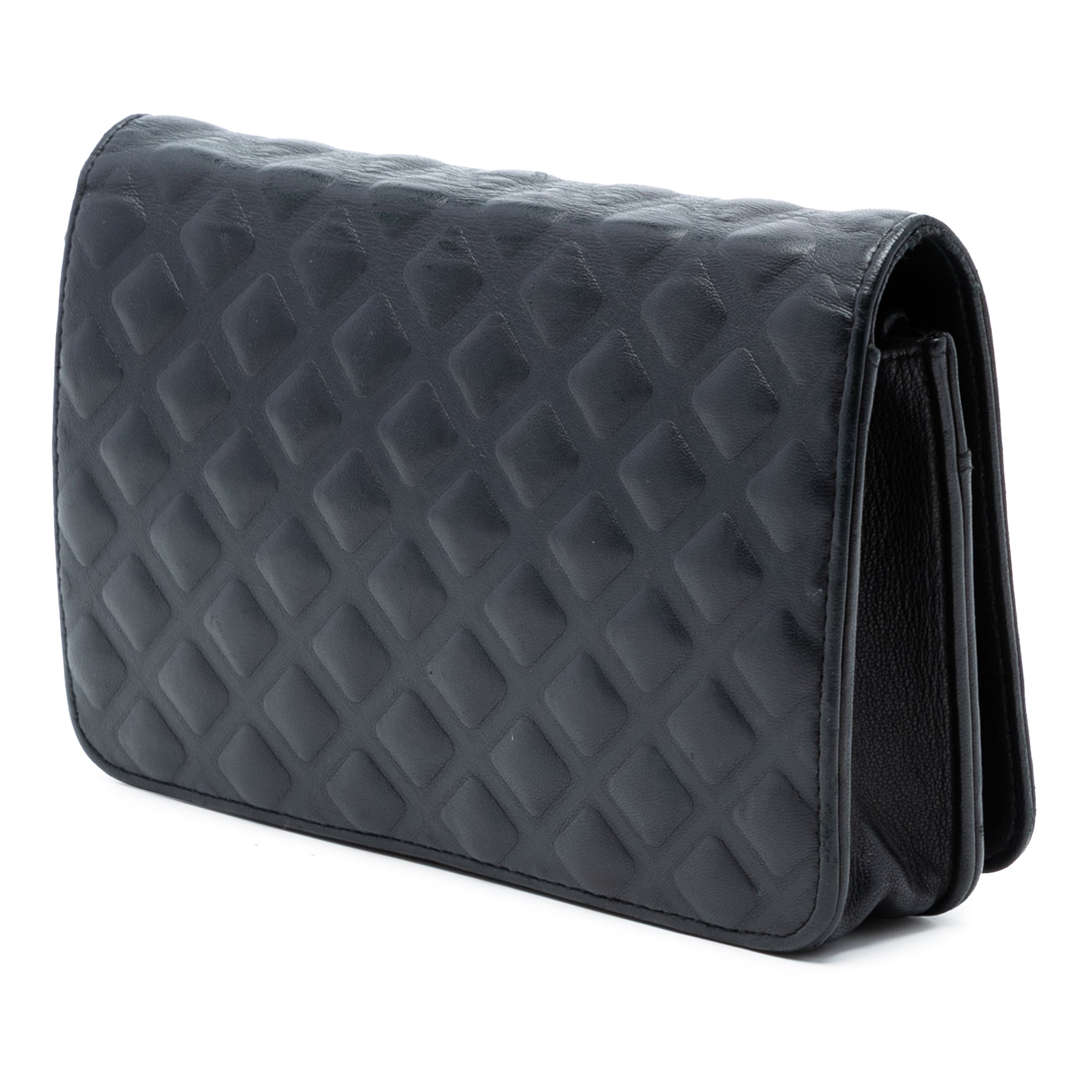 CC Embossed Lambskin Diamond Wallet On Chain