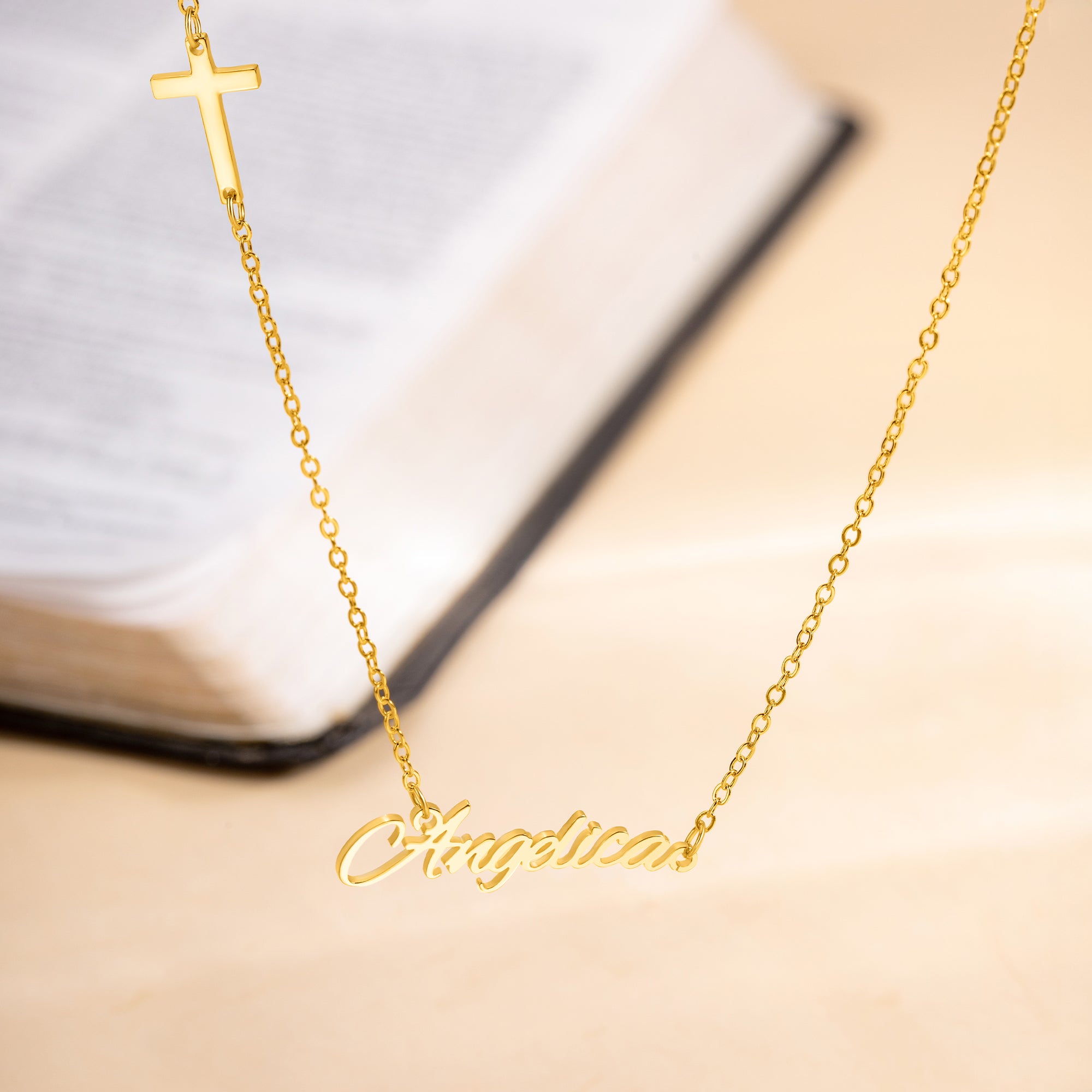 Personalizado collar de cruz lateral con nombre Dainty Joyería Cumpleaños Aniversario Religioso Bautizo Regalo para Mujeres Cristianas