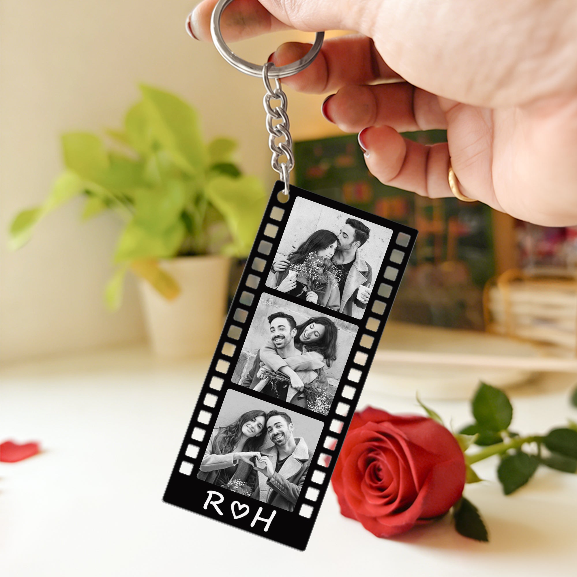 Llavero acrílico personalizado de 3 fotos de película con texto e inicial Cumpleaños Día de San Valentín Regalo conmemorativo para amigos Parejas