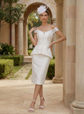 Sheath/Column Scoop Neck Sleeveless Satin Cocktail Dresses With Lace