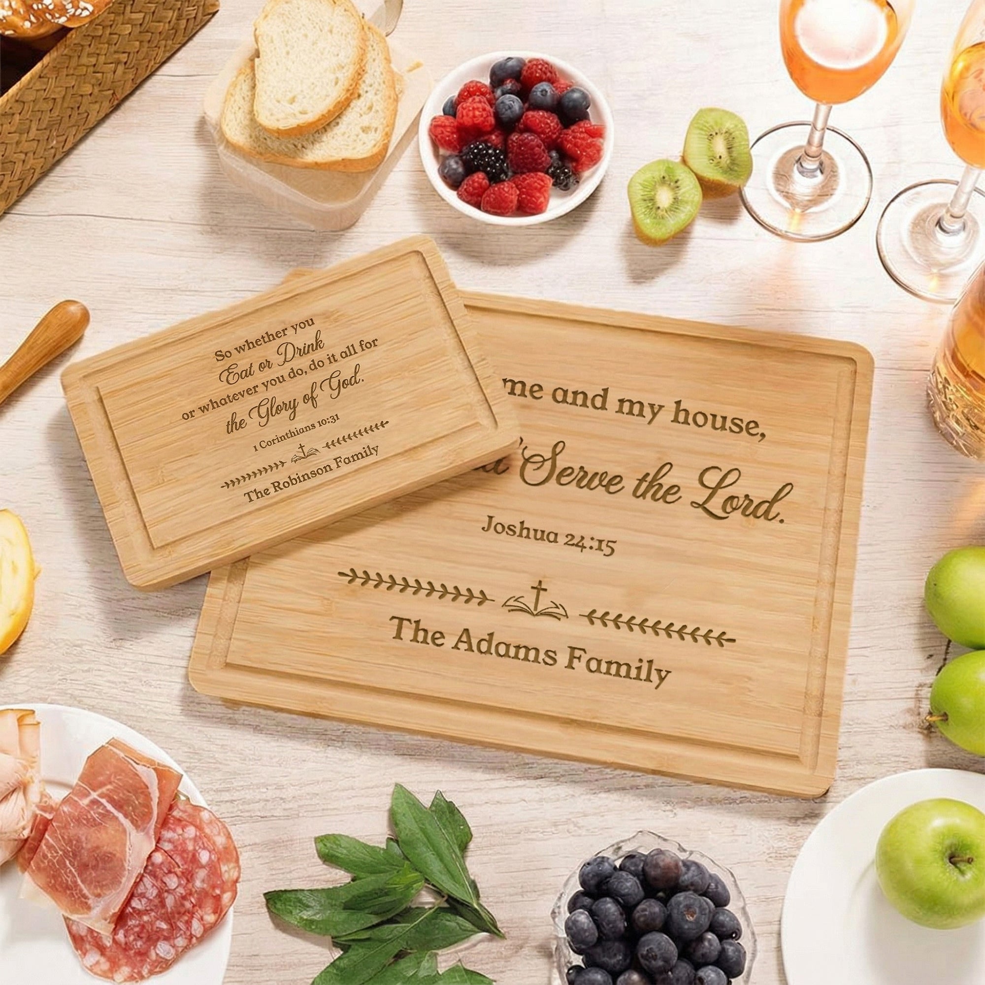 Tabla de cortar de bambú para embutidos FSC personalizada con versículos de la Biblia en forma de cruz con nombre Regalo de boda para la inauguración de la casa para la familia amigos cristianos