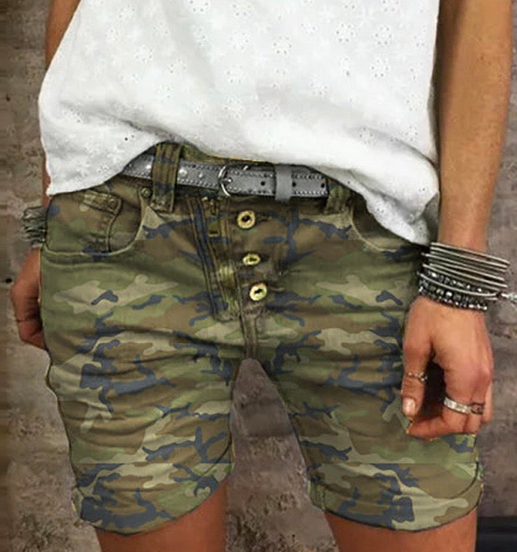 Elastic Waist Buttons Skinny Camo Shorts