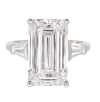 Verde 8ct IGI Certified Emerald Cut Lab-grown Diamond Ring