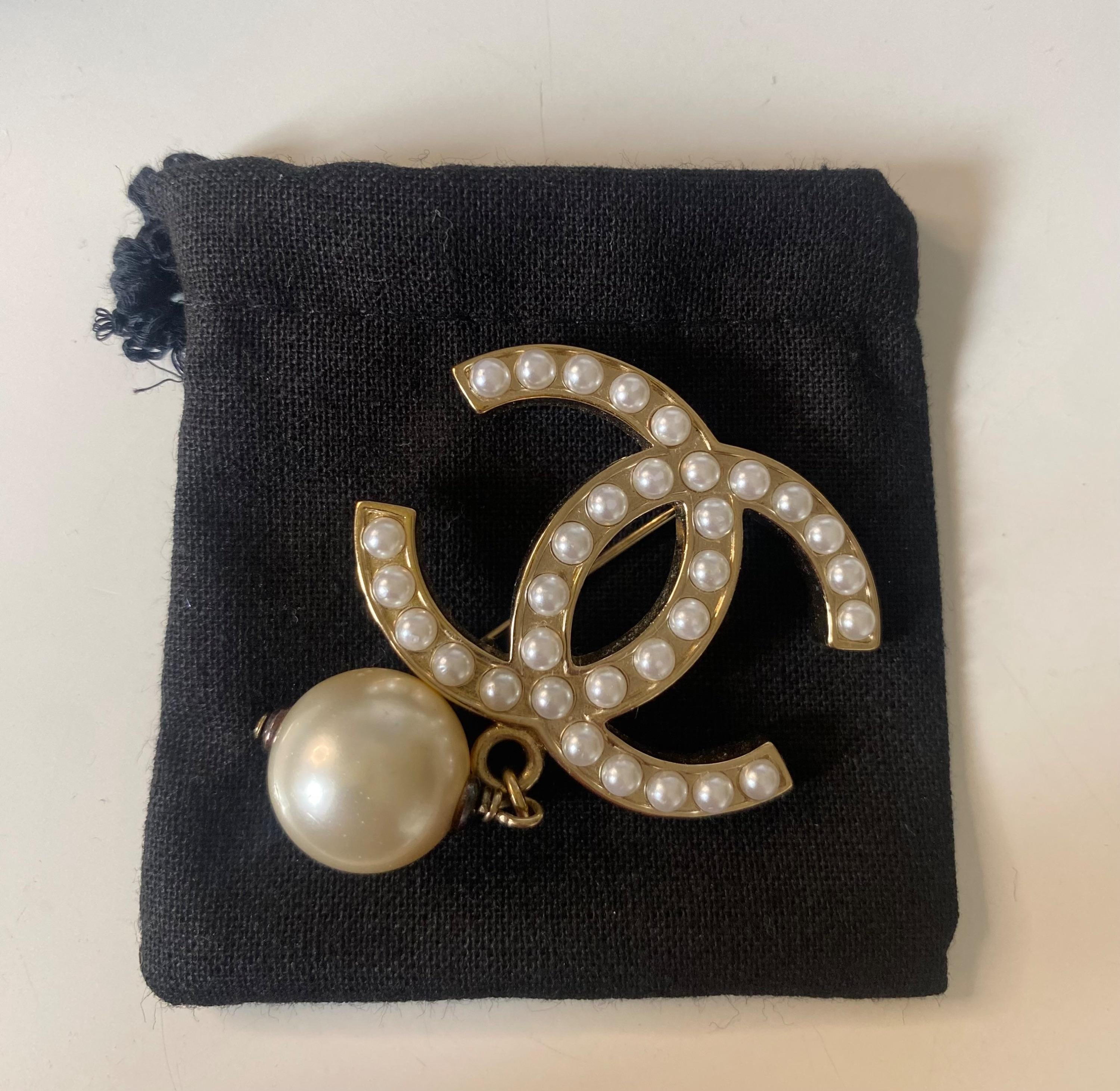 CC Faux Pearl Embellished Gold Tone Brooch