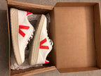 Veja White/Rose Fluo Trainer