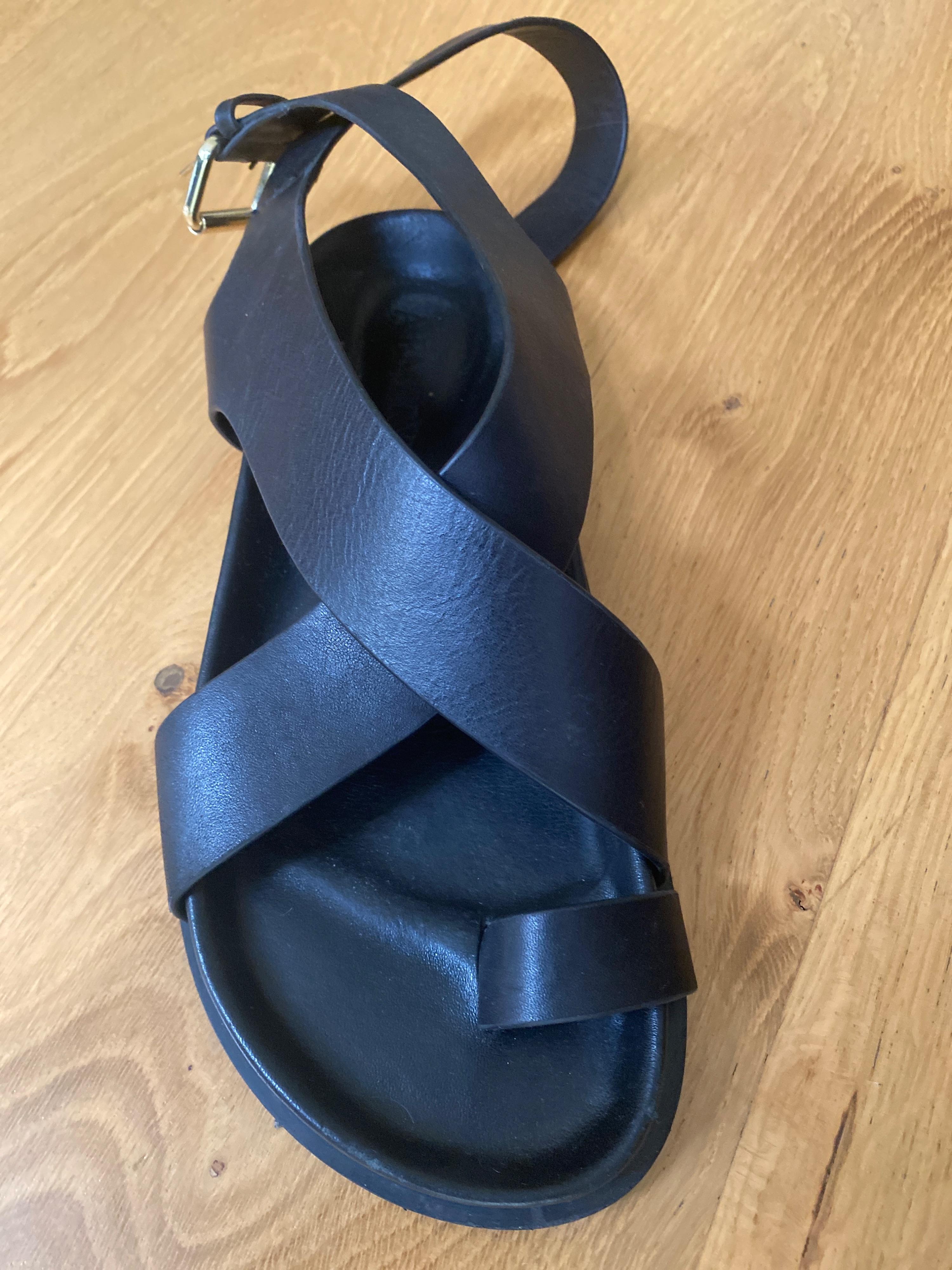 Jalen leather sandals