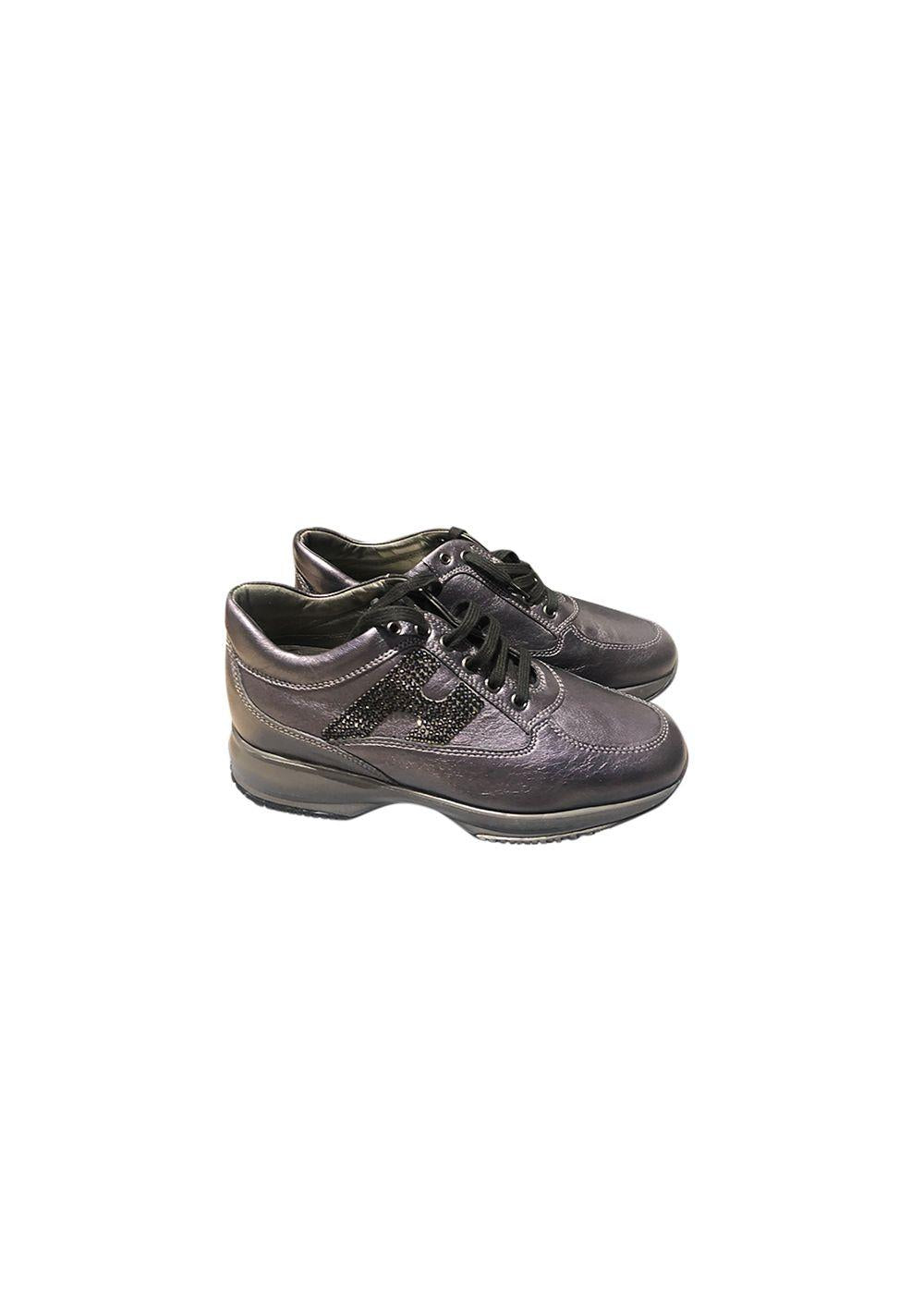 Black leather Interactive trainers