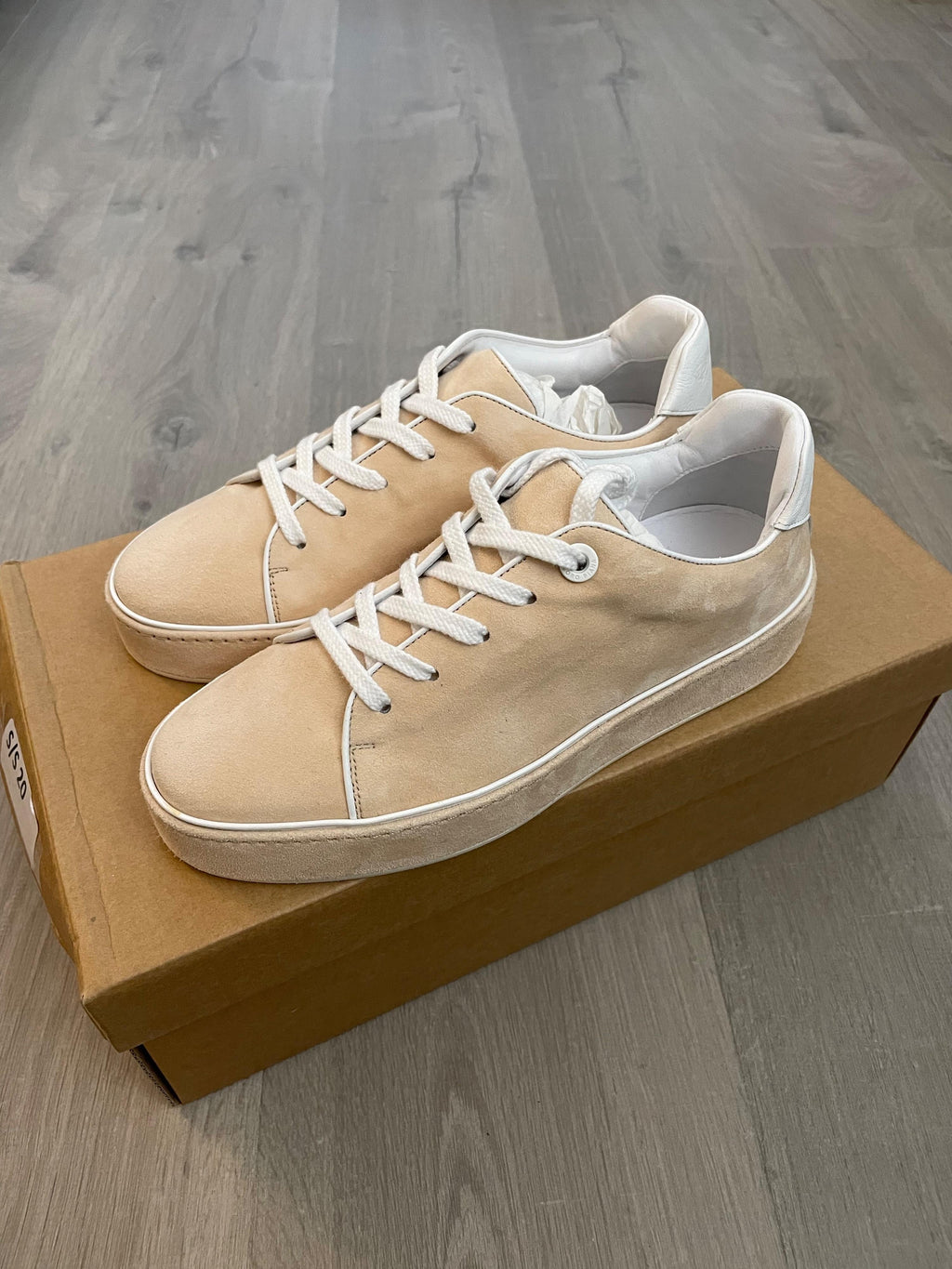Pink suede Nuages trainers