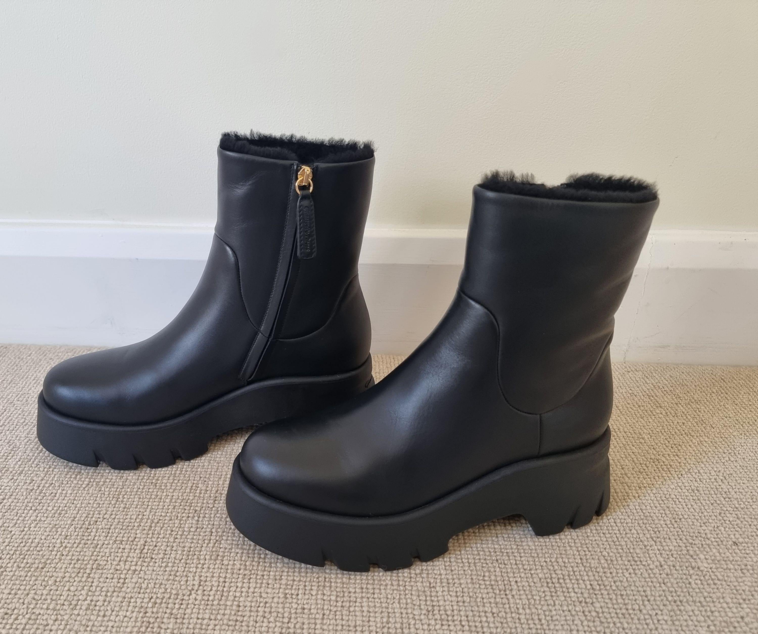 Gianvito Rossi Faux Fur Lined Black Leather Ankle Boots