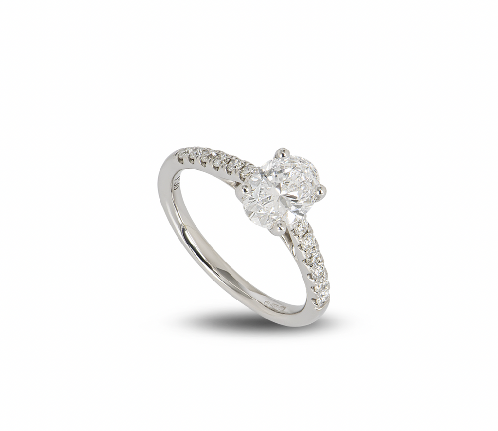 18ct white gold & diamond oval-cut ring 50.5EU