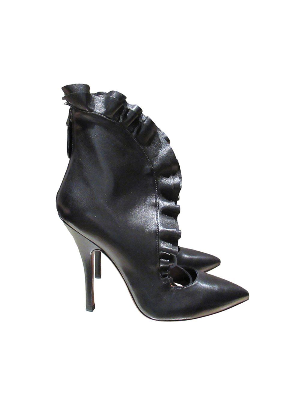 Leather Ruffled Lace Up Pointed Toe Boots
