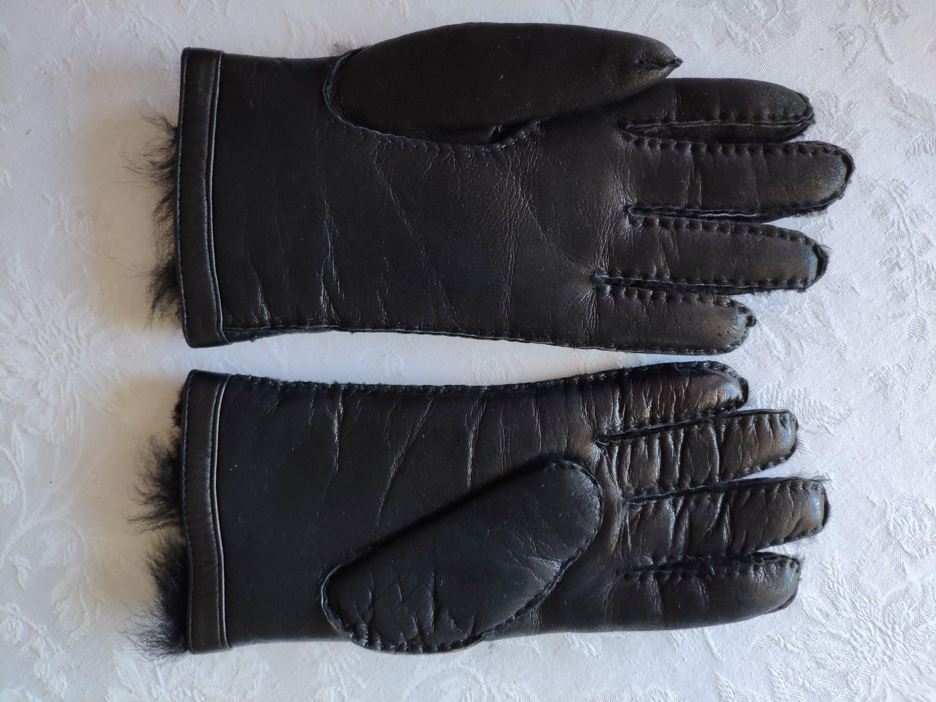 Black Shearling Lined Gloves
