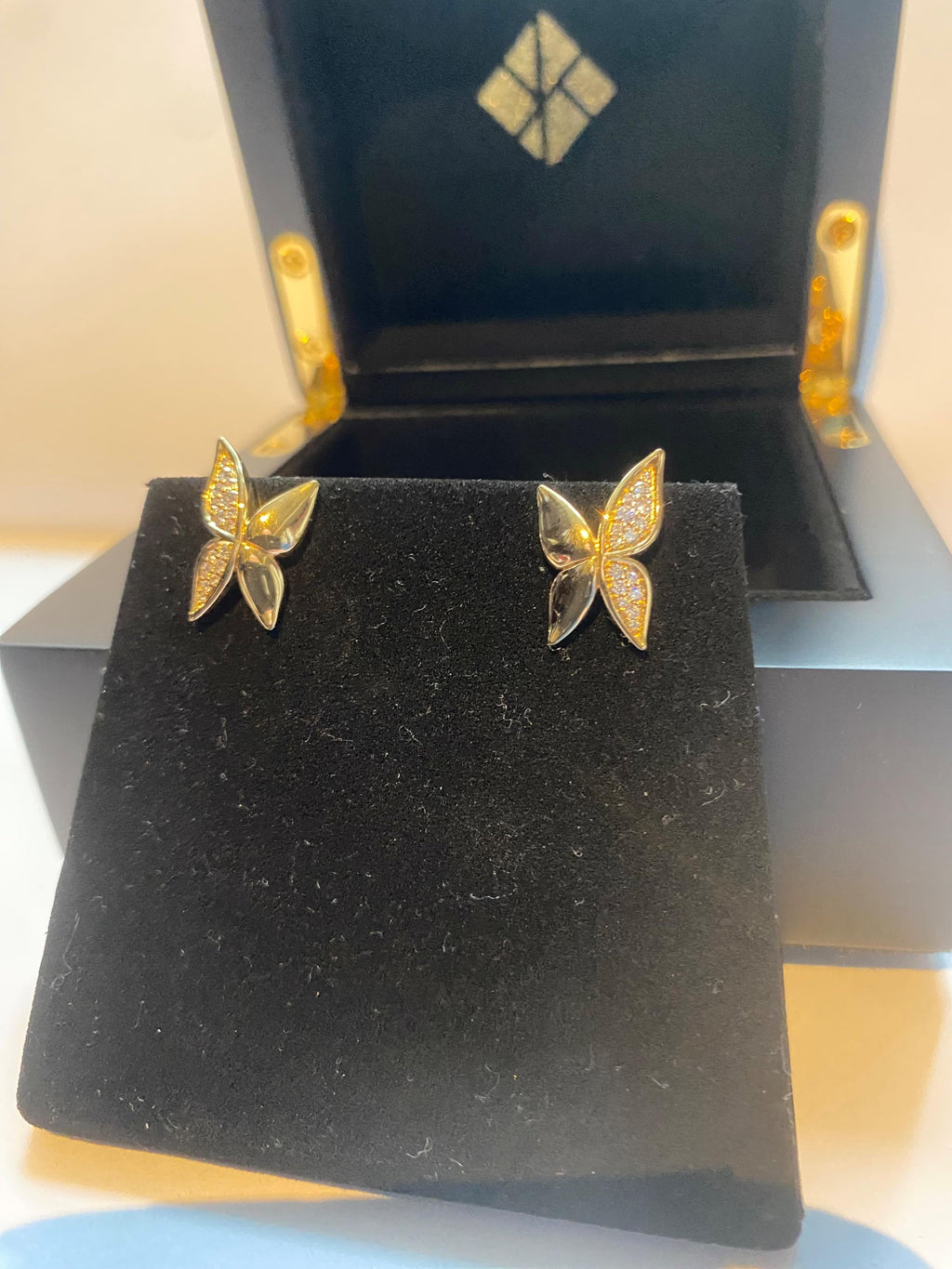 Kat Florence 18k Yellow Gold D Flawless Diamond Butterfly Earrings