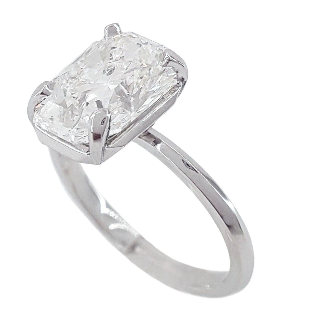 Verde 2ct IGI Certified Lab-grown Radiant Cut Diamond Ring