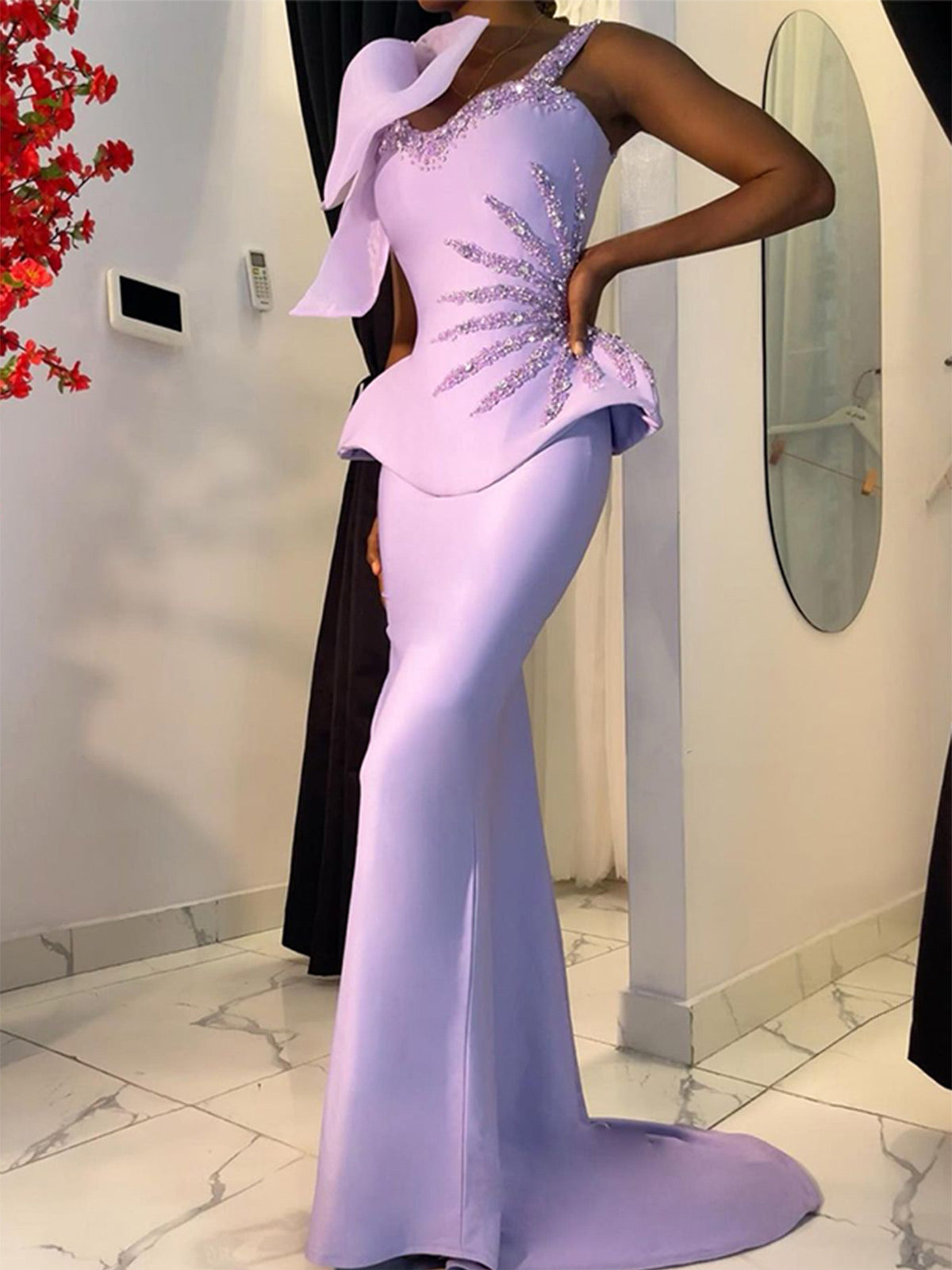 Sheath/Column Sweetheart Sleeveless Satin Prom Dresses With Rhinestone