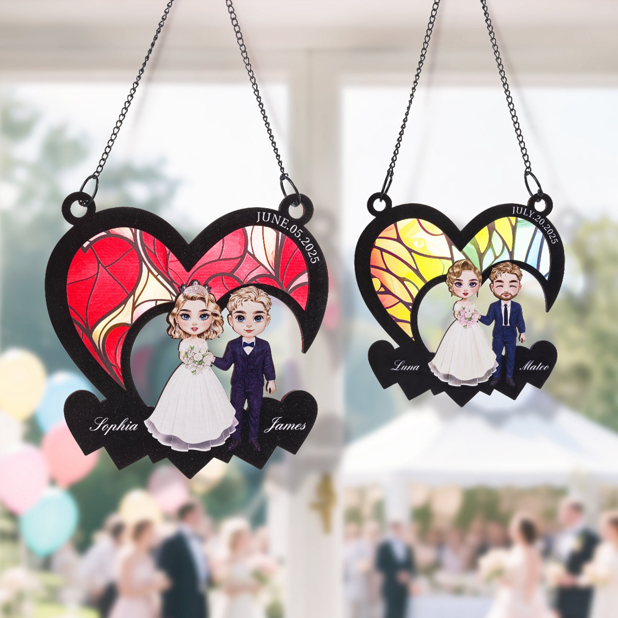Novios personalizados de dibujos animados en forma de corazón para colgar en la ventana con nombres y fecha Decoración para el hogar Regalo de aniversario de boda para recién casados