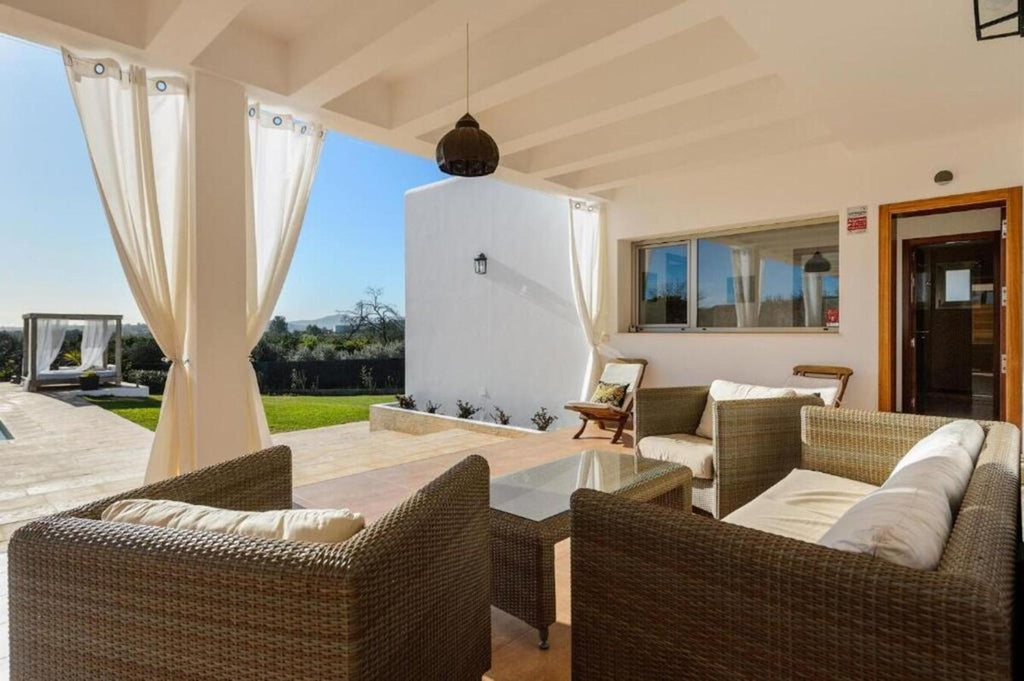 Comfy and Private Ibiza Villa in San Antonio