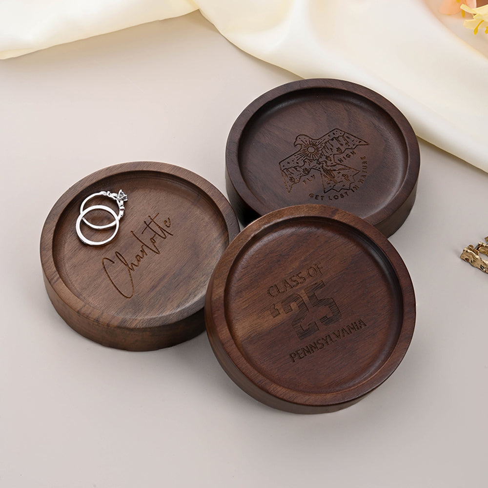 Personalizado grabado nombre icono de madera de nogal baratija joyería plato Decoración para el hogar Clase de 2025 Graduación Regalo Graduados
