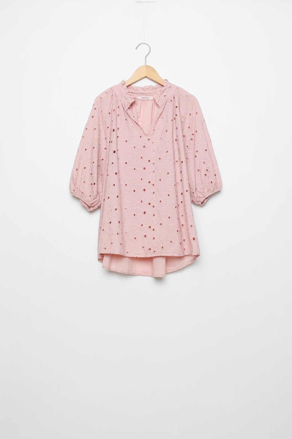 BLUSA  BORDADOS