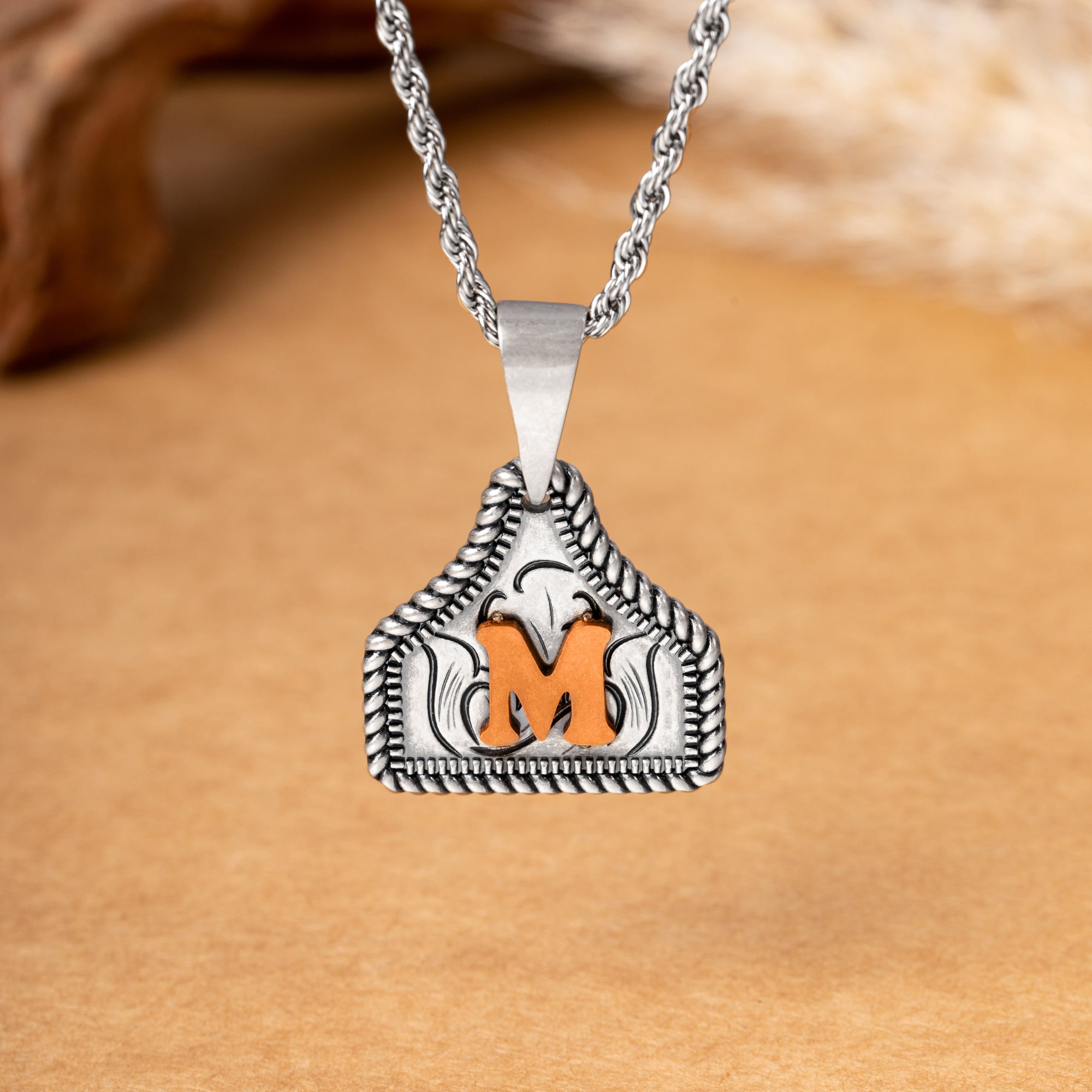 Collar vaquero retro personalizado con inicial y texto grabado Vida en la granja Accesorios taurinos Regalo de cumpleaños para los amantes de los vaqueros