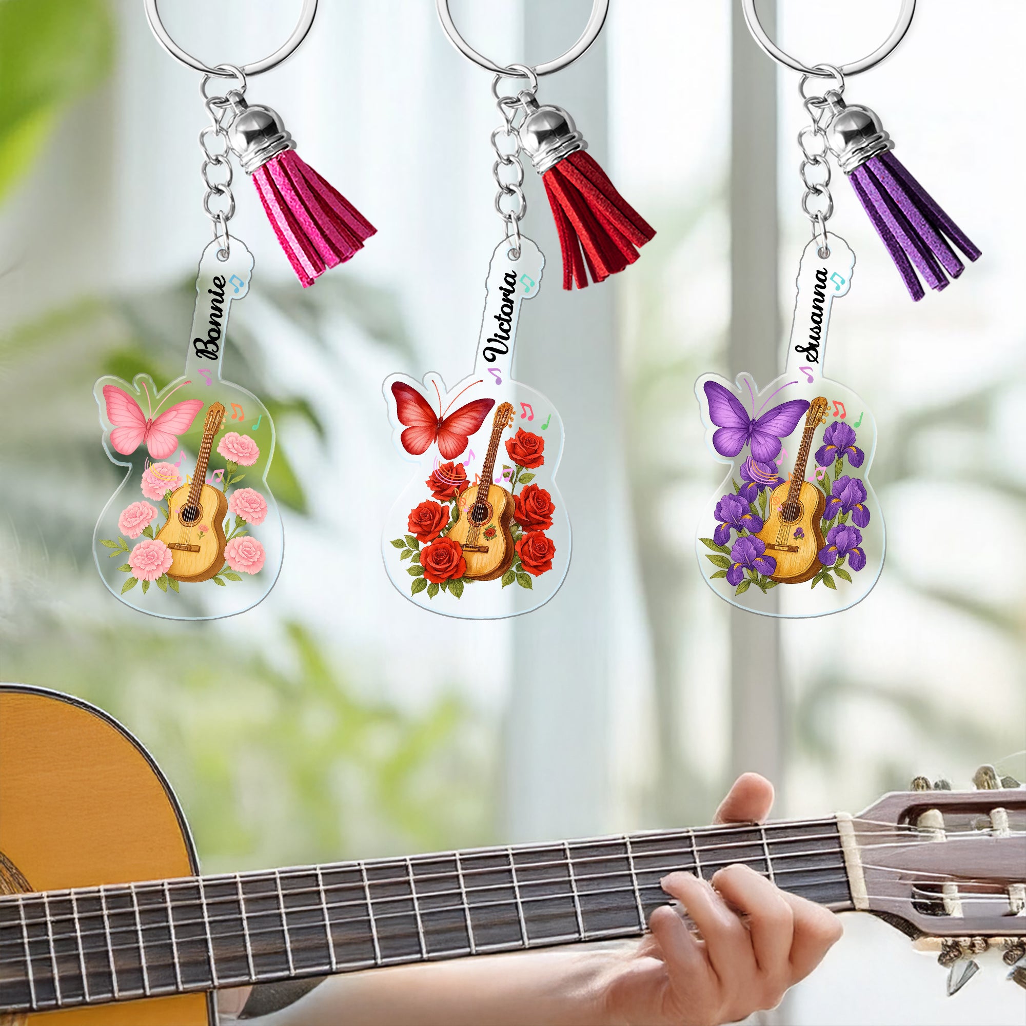 Llavero Acrílico Personalizado Guitarra Nacimiento Flor Mariposa con Nombre y Borla Bolsa Dije Navidad Cumpleaños Regalo para Amantes de la Música Guitarristas