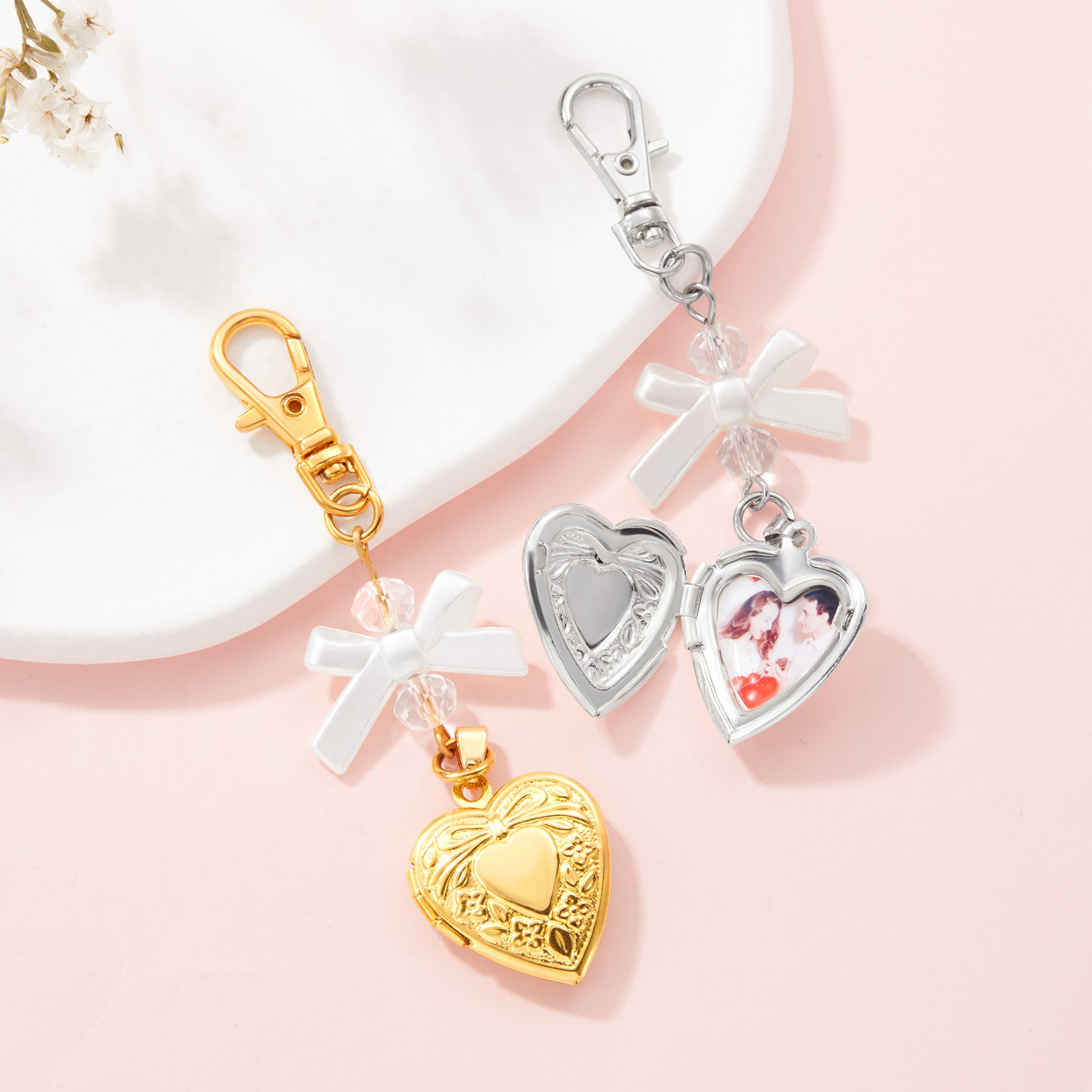 Llavero personalizado con lazo blanco Love Locket Charm con foto en forma de corazón Anniversary Birthday Gift for Her