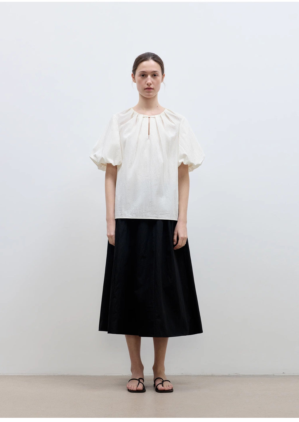 Iceland Diary neckline pleated design round neck tie puff sleeve short sleeve shirt for women