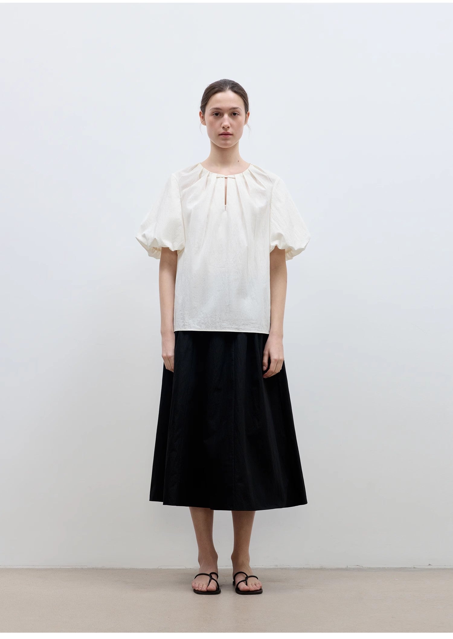 Iceland Diary neckline pleated design round neck tie puff sleeve short sleeve shirt for women
