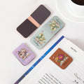 Personalizado Nacimiento Flor Mariposa Magnético PU Cuero Marcapáginas Clip con Nombre Regalo de cumpleaños para los amantes de los libros Ratones de biblioteca