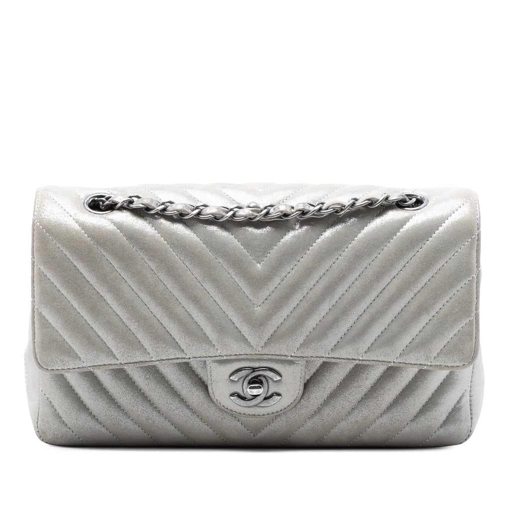 Medium Classic Chevron Iridescent Lambskin Double Flap
