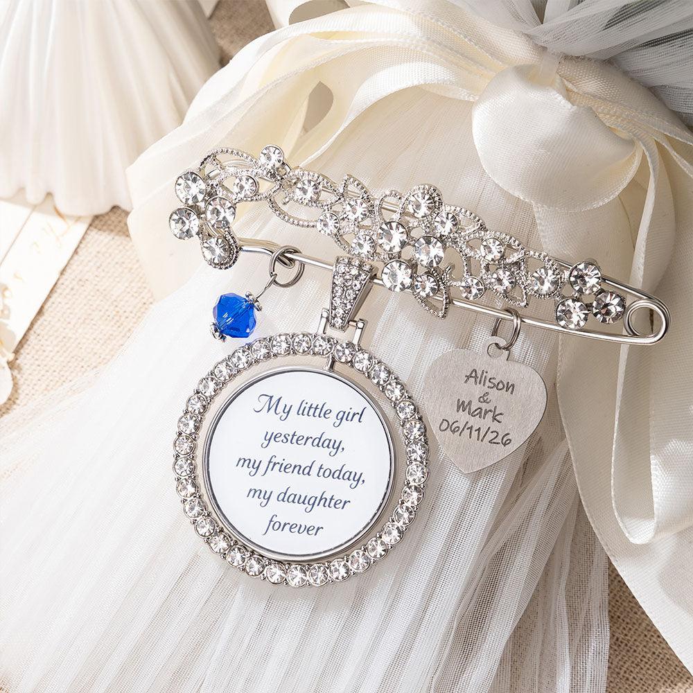 Today a Beautiful Bride Tomorrow a Loving Wife Always My Wonderful Daughter -- Broche Personalizado con Encanto de Bouquet Grabado