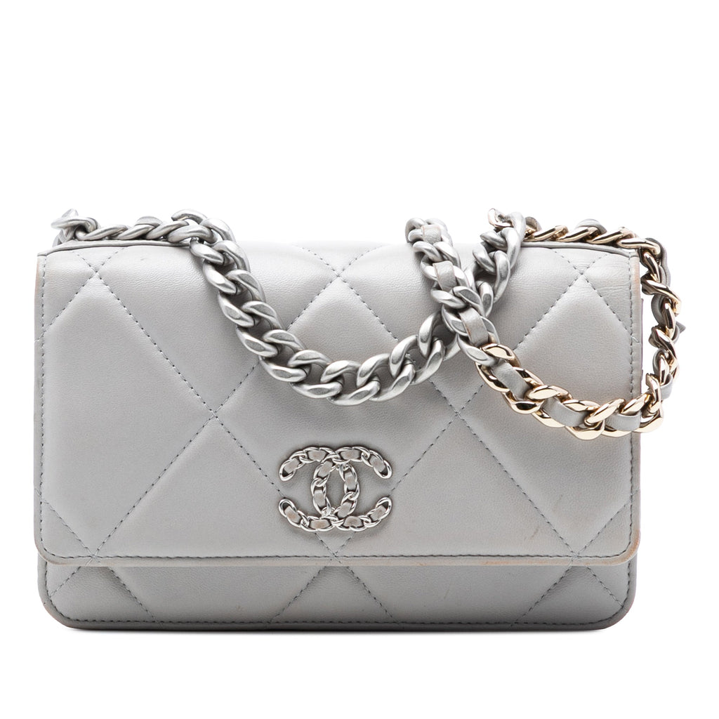 Quilted Lambskin 19 Wallet on Chain