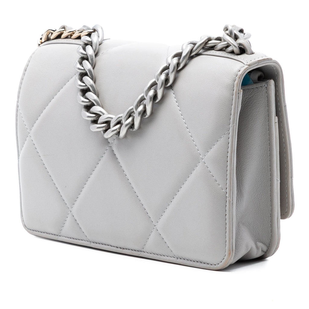 Quilted Lambskin 19 Wallet on Chain