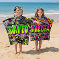 Toalla de playa de secado rápido con capucha y nombre personalizada estilo graffiti Regalo de cumpleaños de vacaciones de verano para niños amantes del graffiti