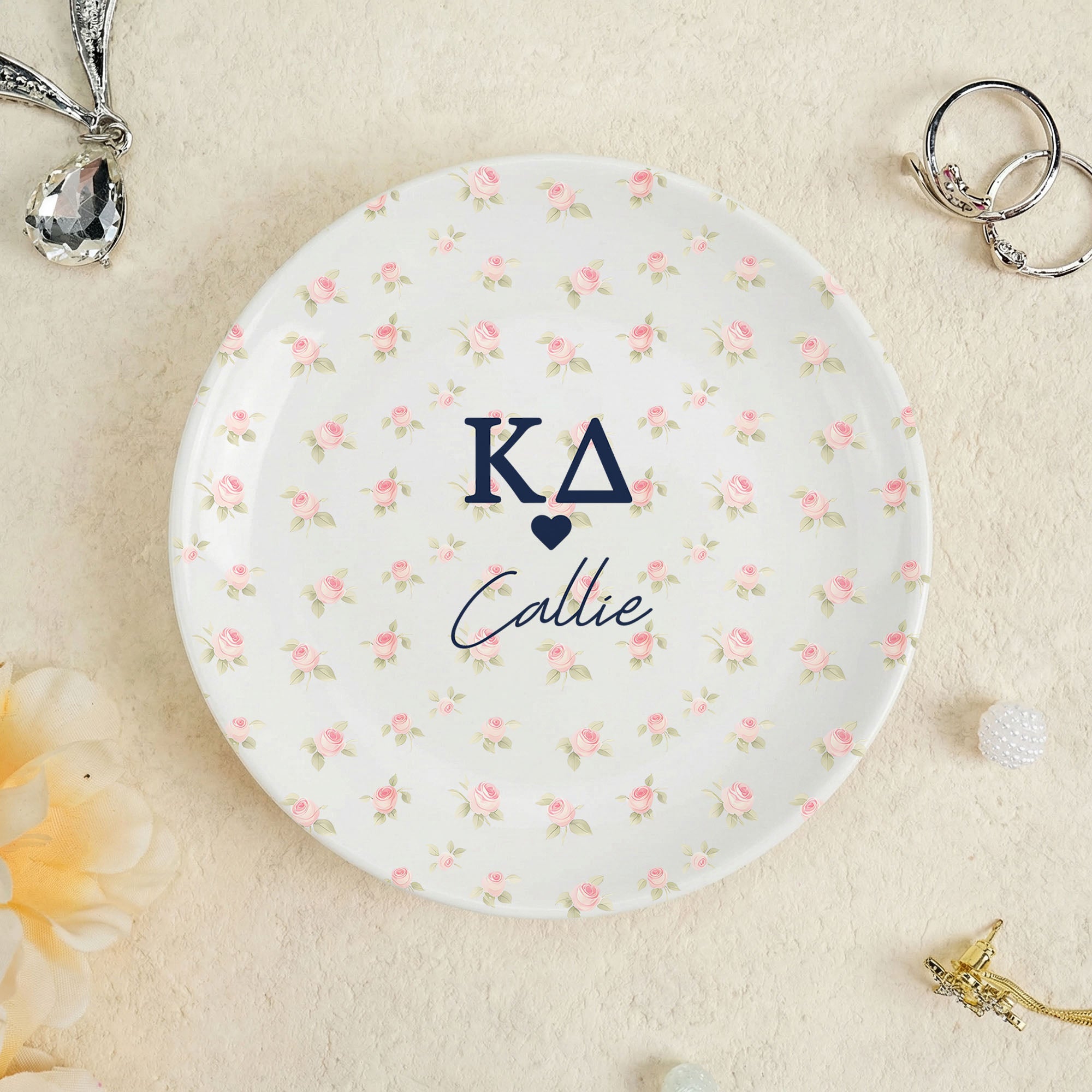 Letra griega de hermandad de mujeres personalizada Plato de cerámica con baratijas y joyas Regalo del día de la candidatura de la semana griega para hermanas amigas | Callie × Affinity Licensing