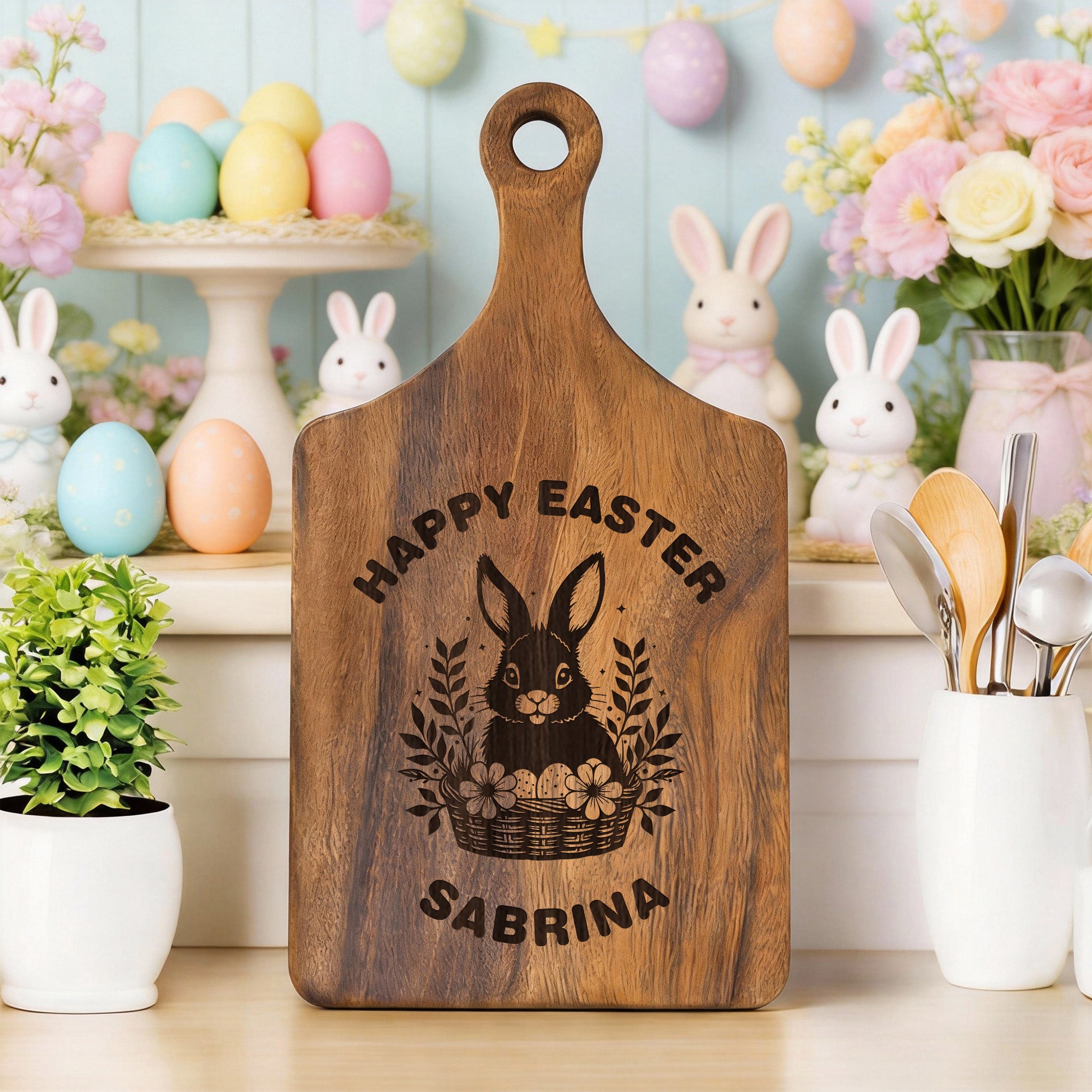 Tabla para cortar embutidos personalizada Happy Easter Cute Bunny de madera reversible con nombres grabados y agarre Regalo de Pascua para amigos de la familia