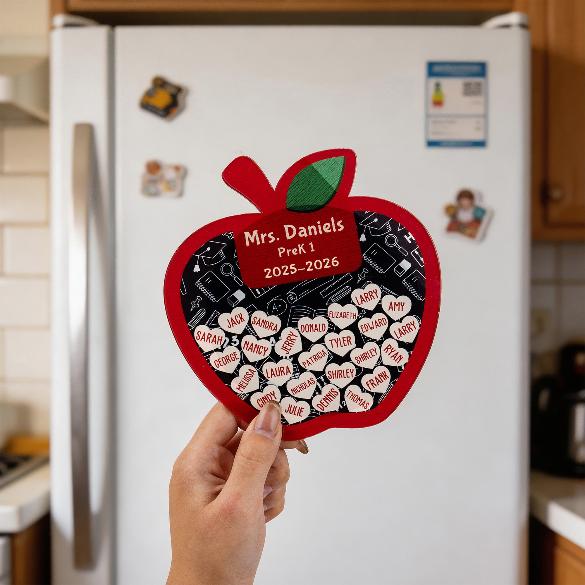 Llavero Imán Manzana Personalizado con 1-35 Corazones Nombres de Alumnos Vuelta al Cole Regalo de Fin de Año para Profesores