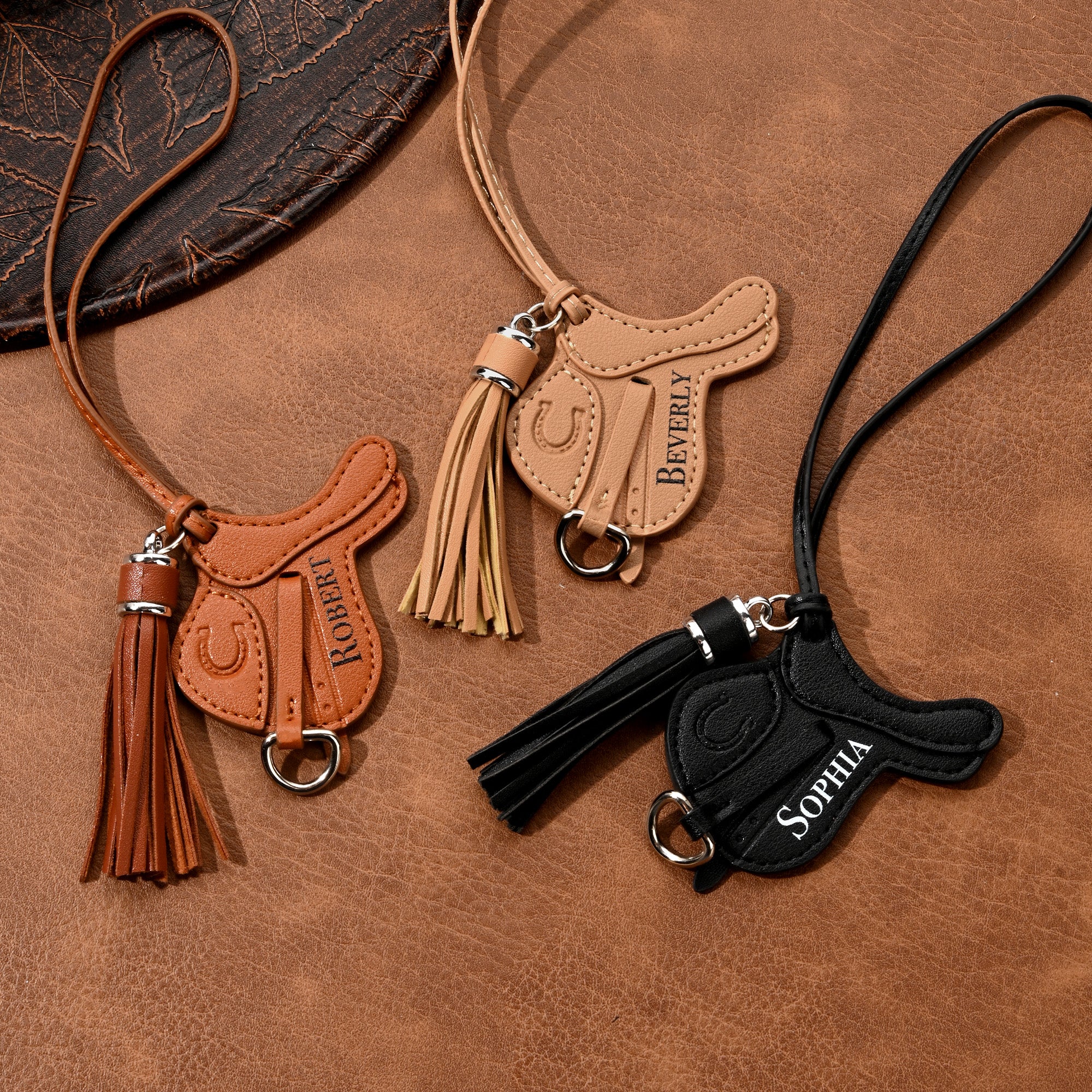 Adorno personalizado para bolso de cuero de PU con nombre y borla Regalo de cumpleaños para los amantes de la equitación