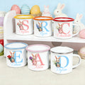 Conejo de Pascua de dibujos animados personalizado Nacimiento Flor Inicial 12 oz borde de color Taza de esmalte con el nombre de Pascua Regalo para niños y niñas