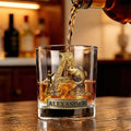 Vaso de Whisky Personalizado de Oro con Inicial de Pesca 10 oz con Nombre Día del Padre Regalo de Cumpleaños para Hombre Amante del Whisky Entusiasta de la Pesca