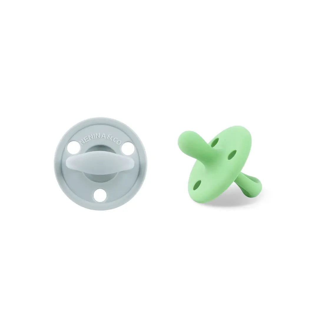 Kit Nenina & Co Gris + Oliva| 2 Chupetes + 2 Chupeteros + Guardachupete